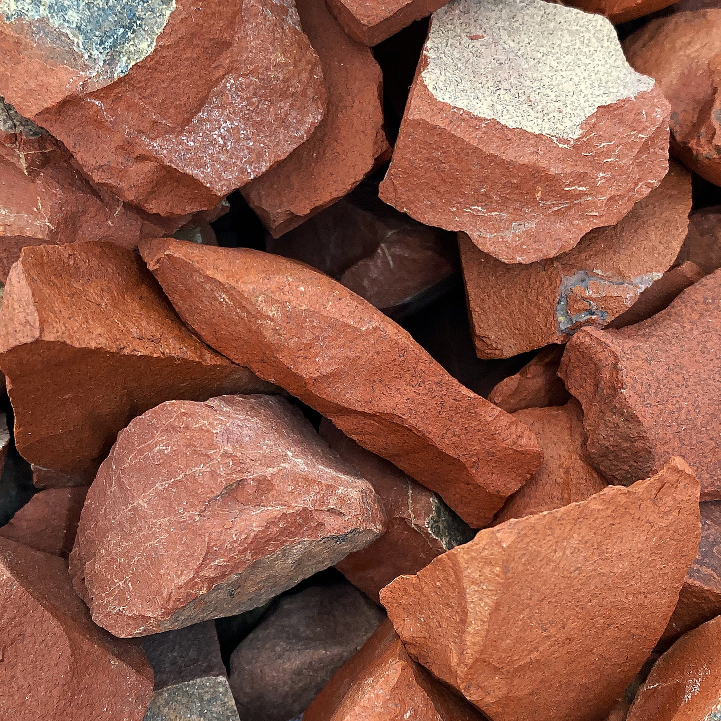 Jaspe Rojo en Bruto Fuerza y Estabilidad