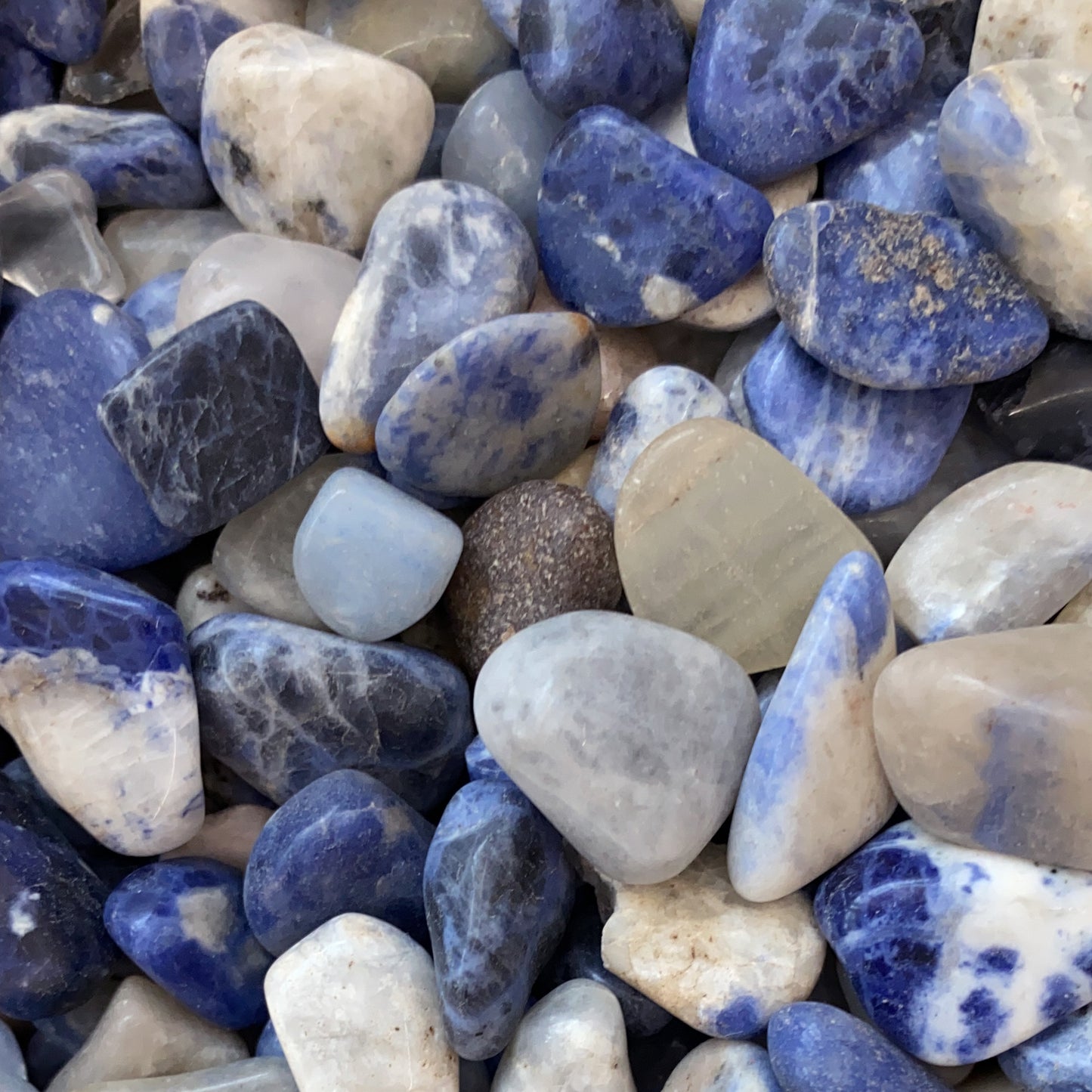 Sodalita Pulida para la Intuición y Creatividad